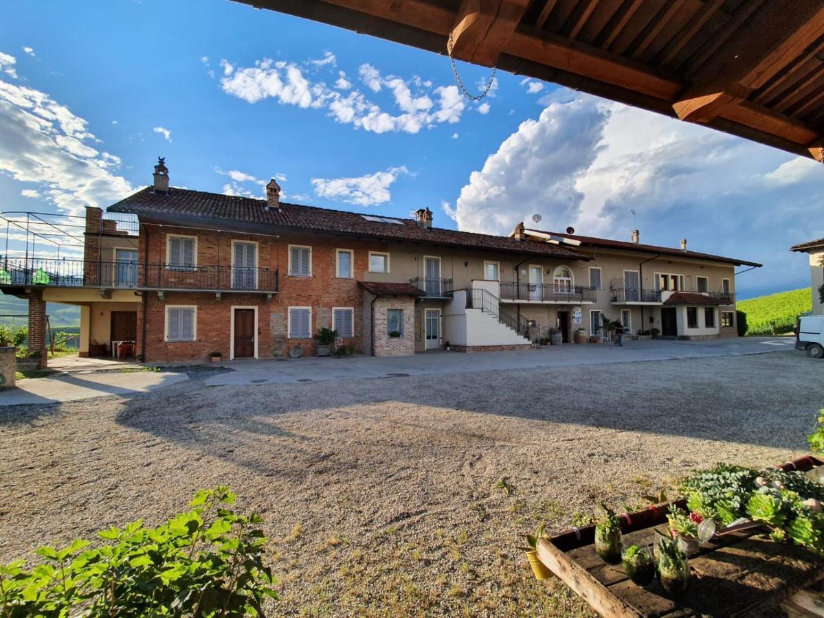 Monforte dʼAlba Agriturismo Cascina Sciulun المظهر الخارجي الصورة